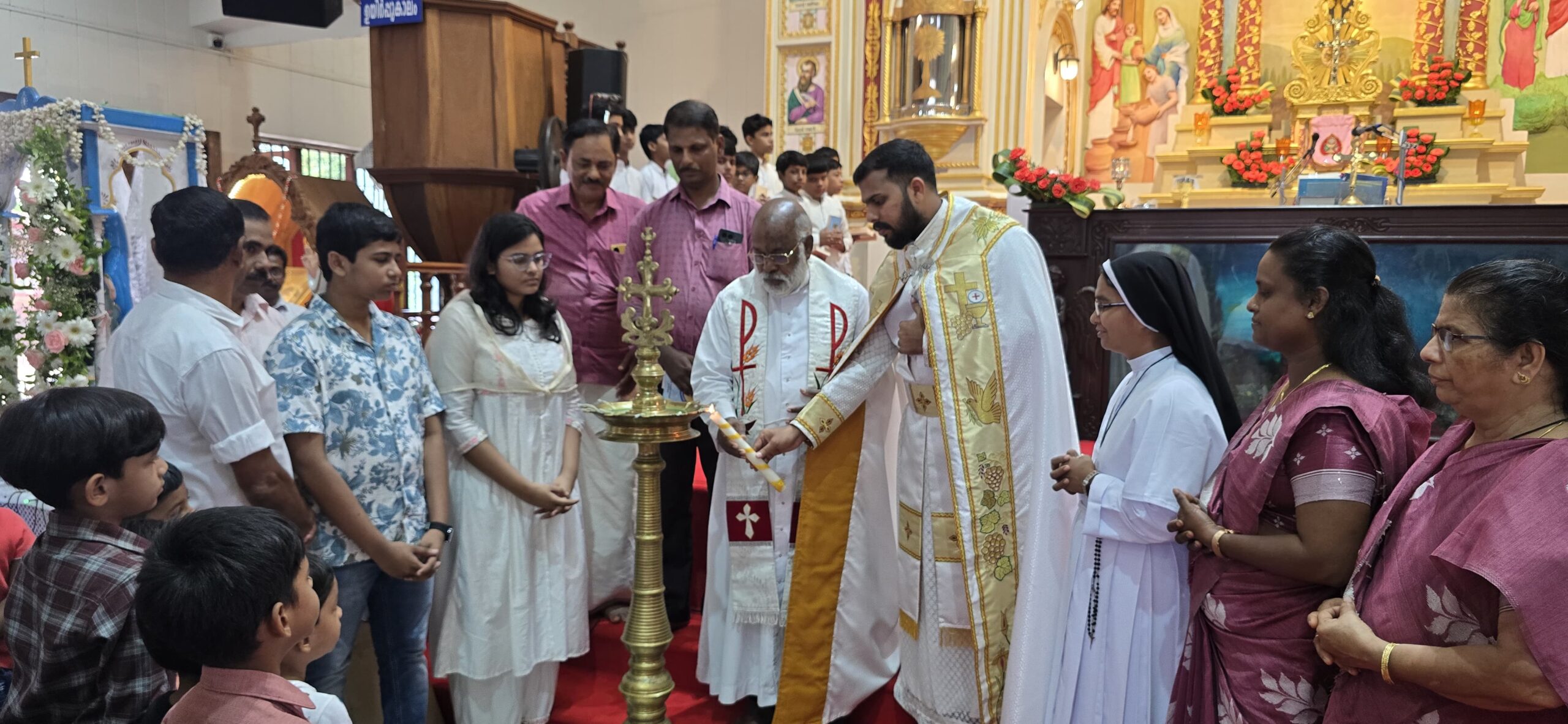 മാപ്രാണം ഹോളിക്രോസ് തീർത്ഥാടന ദൈവാലയത്തിൽ മതബോധന പ്രവേശനോത്സവം നടത്തി